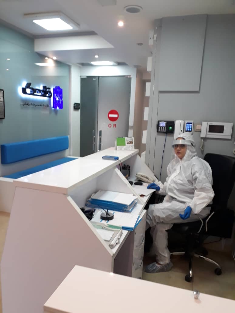 کلینیک دندانپزشکی قلهک به عنوان معین وزارت بهداشت در  دوران کرونا باز است