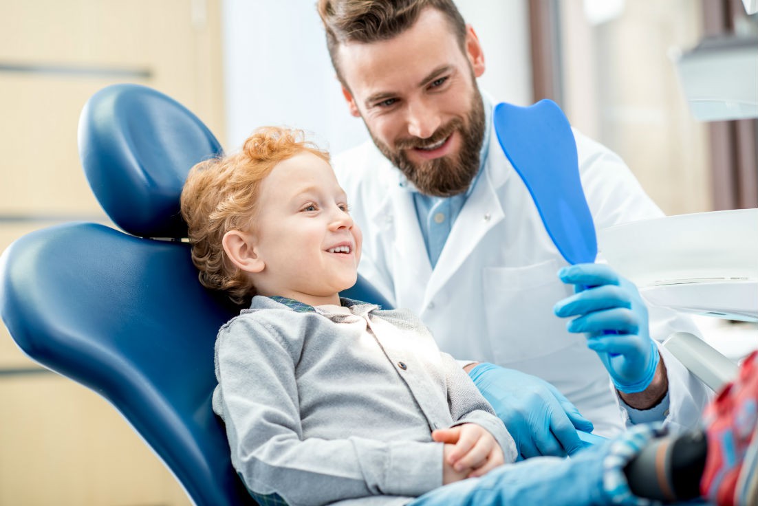 زمان مراجعه به دندانپزشکی اطفال