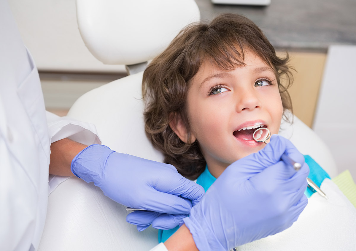 سن-مراجعه-به-دندانپزشکی-اطفال